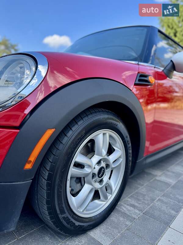 Хэтчбек MINI Cooper 2013 в Ужгороде