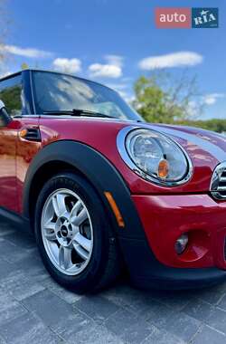 Хэтчбек MINI Cooper 2013 в 