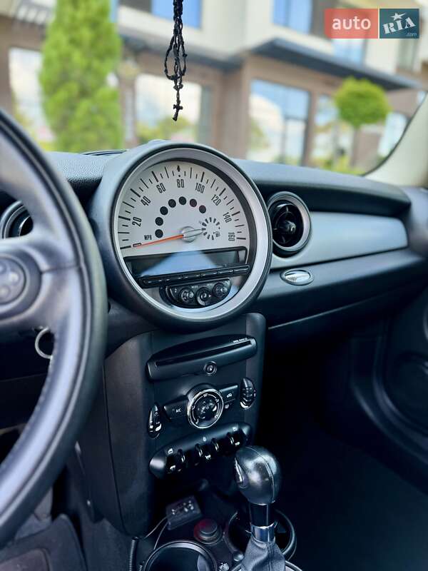 Хэтчбек MINI Cooper 2013 в Ужгороде