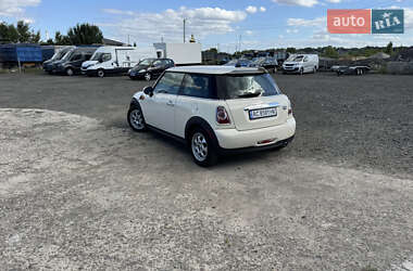Хэтчбек MINI Cooper 2012 в 