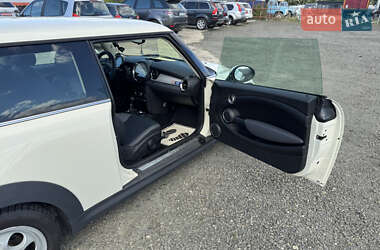 Хэтчбек MINI Cooper 2012 в 