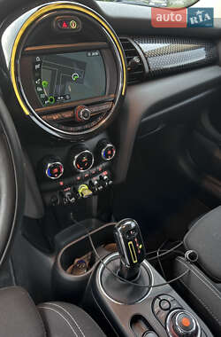 Хэтчбек MINI Cooper 2021 в 