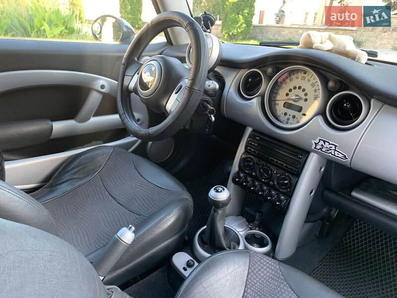Хэтчбек MINI Cooper 2001 в Кременце