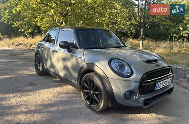 Хэтчбек MINI Cooper 2015 в 