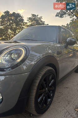 Хэтчбек MINI Cooper 2015 в 