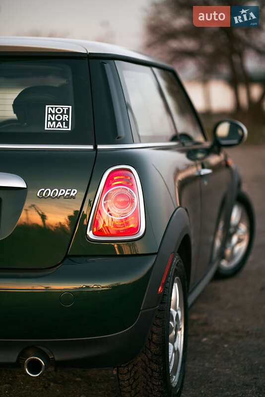 Хэтчбек MINI Cooper 2013 в Ужгороде