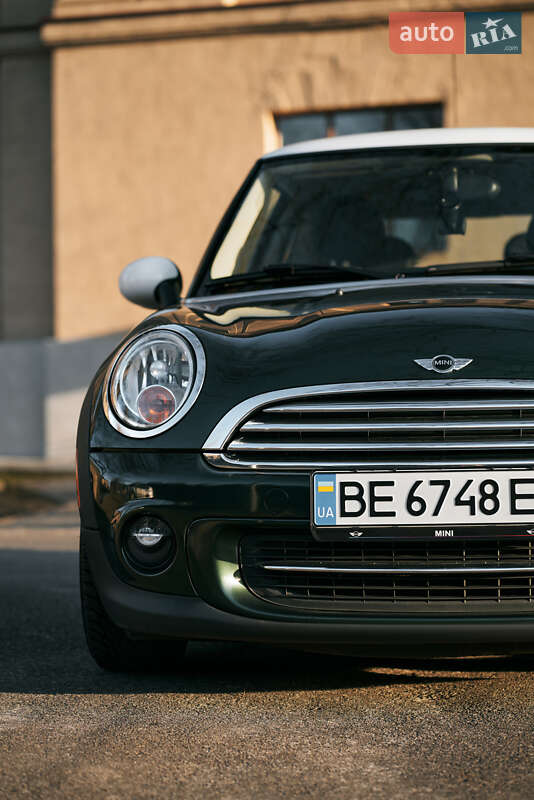 Хэтчбек MINI Cooper 2013 в Ужгороде