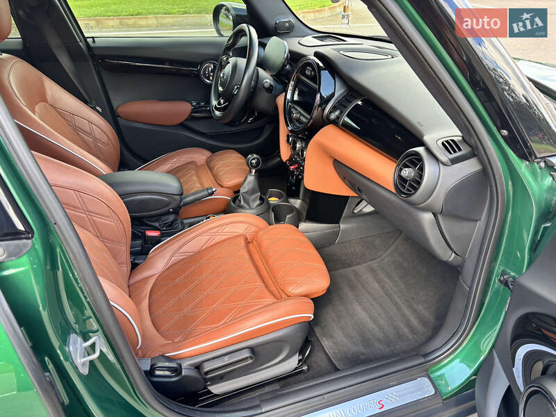 Хэтчбек MINI Cooper 2020 в Киеве фото 23 Хэтчбек MINI Cooper 2020 в Киеве