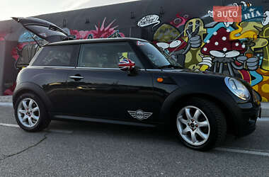 Хэтчбек MINI Cooper 2007 в 
