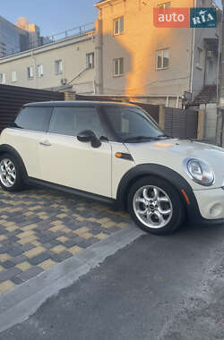 Хэтчбек MINI Cooper 2012 в 