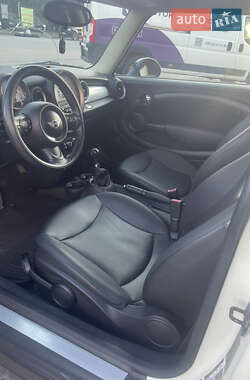 Хэтчбек MINI Cooper 2012 в 