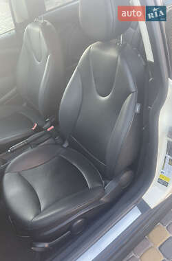 Хэтчбек MINI Cooper 2012 в 