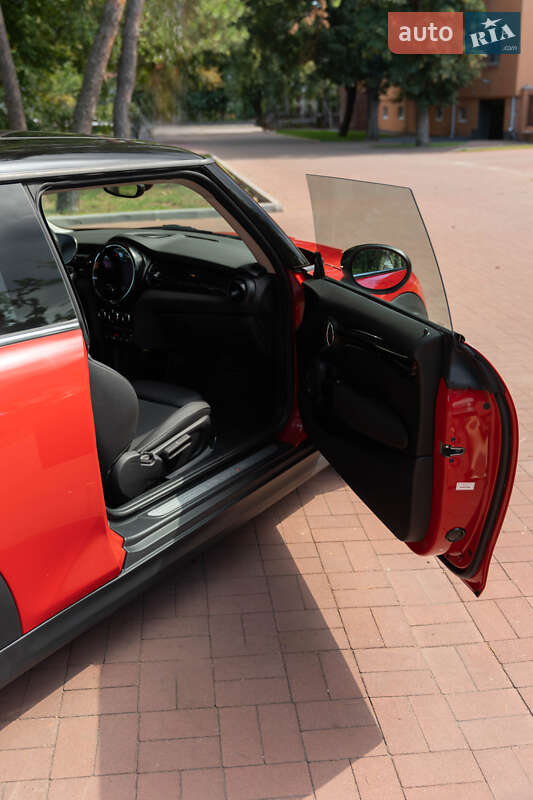 Хэтчбек MINI Cooper 2023 в Кременчуге