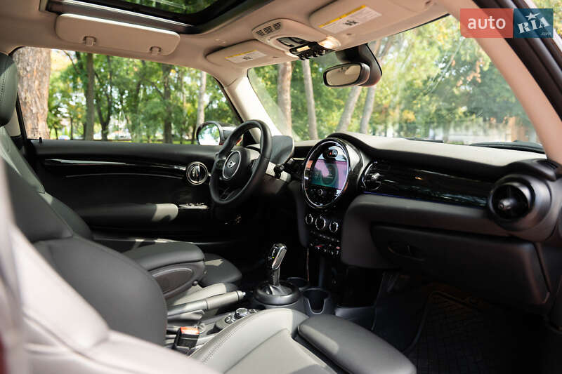 Хэтчбек MINI Cooper 2023 в Кременчуге