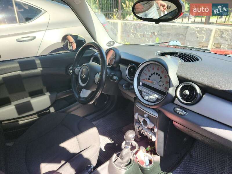 Хэтчбек MINI Cooper 2010 в Киеве