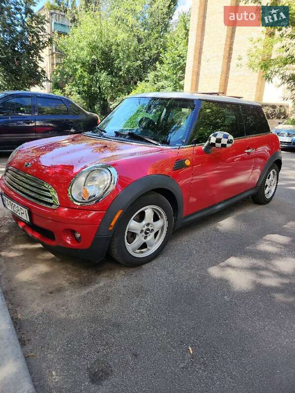 Хэтчбек MINI Cooper 2010 в Киеве