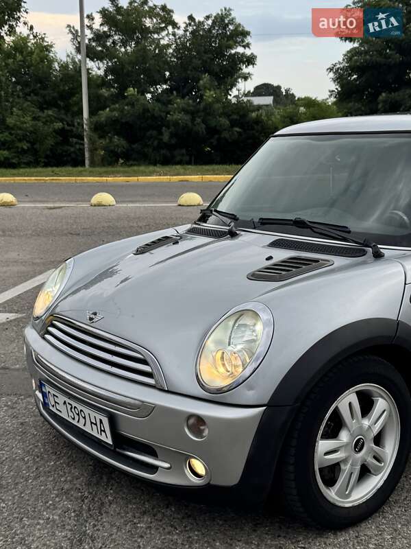Хэтчбек MINI Cooper 2004 в Черновцах