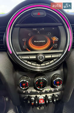 Хэтчбек MINI Cooper 2016 в 