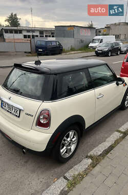 Хэтчбек MINI Cooper 2012 в 