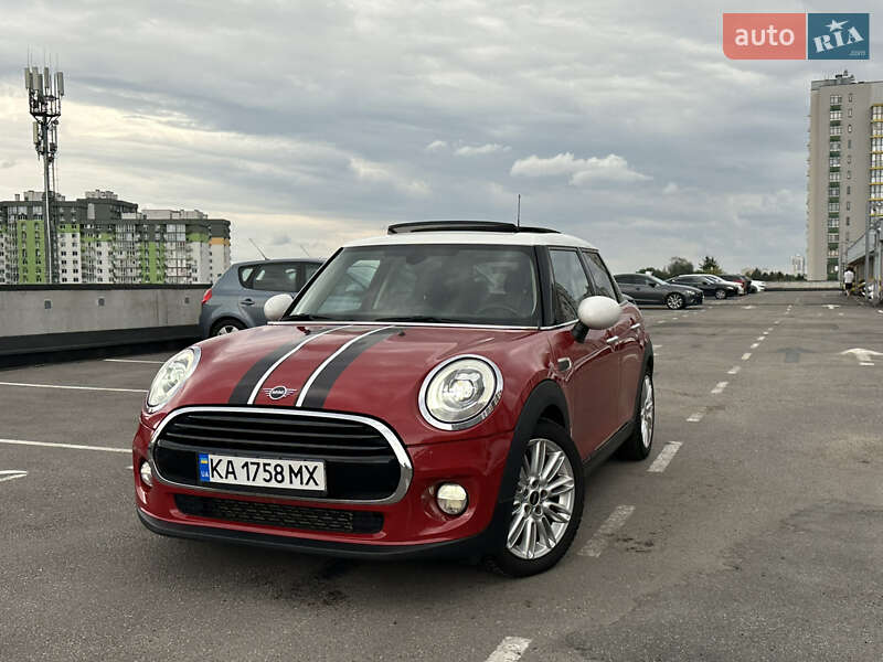 Хэтчбек MINI Cooper 2016 в Киеве
