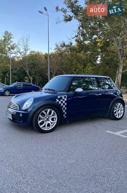 Хэтчбек MINI Cooper 2006 в 