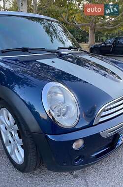 Хэтчбек MINI Cooper 2006 в 