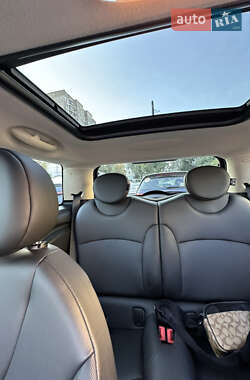 Хэтчбек MINI Cooper 2012 в 