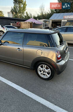 Хэтчбек MINI Cooper 2012 в 