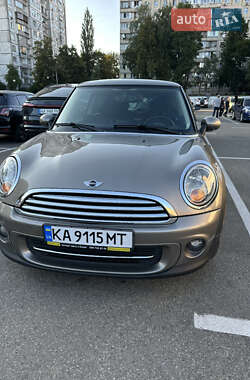 Хэтчбек MINI Cooper 2012 в 