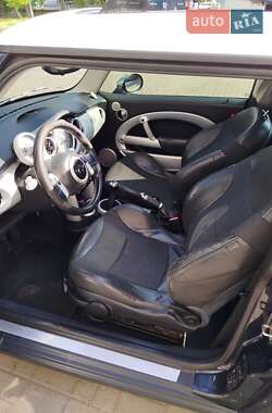 Хэтчбек MINI Cooper 2004 в Львове