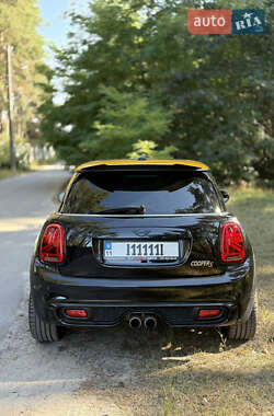 Хэтчбек MINI Cooper 2014 в 