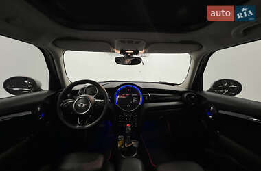 Хетчбек MINI Cooper 2017 в 