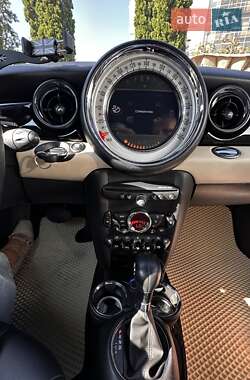 Хетчбек MINI Cooper 2012 в 