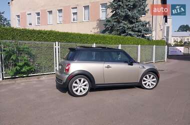 Хэтчбек MINI Cooper 2009 в 