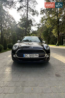 Хетчбек MINI Cooper 2016 в 