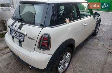 Хетчбек MINI Cooper 2011 в 
