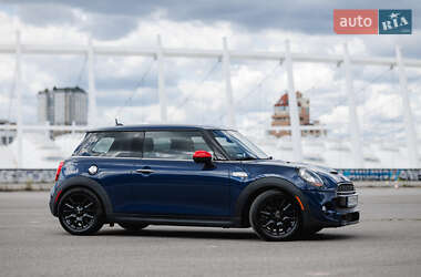 Хэтчбек MINI Cooper 2015 в 