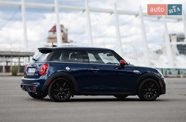 Хэтчбек MINI Cooper 2015 в 