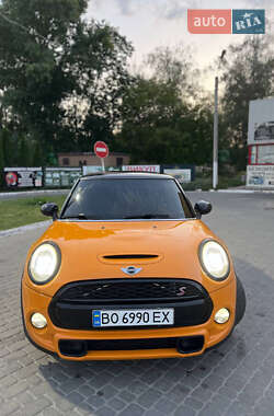 Хэтчбек MINI Cooper 2015 в 