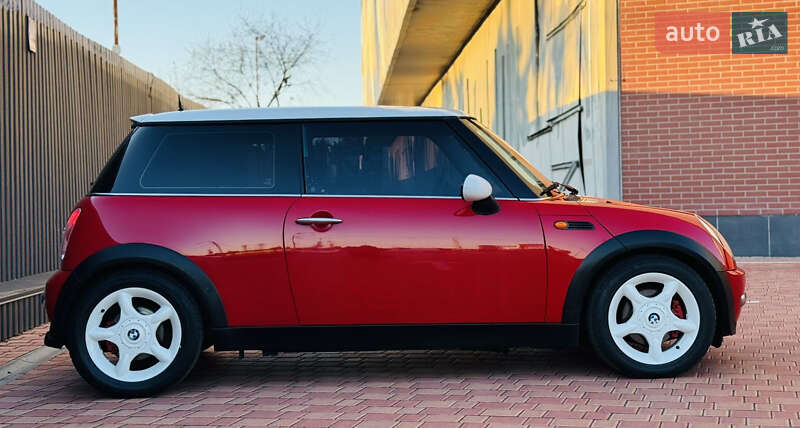 Хэтчбек MINI Cooper 2003 в Одессе