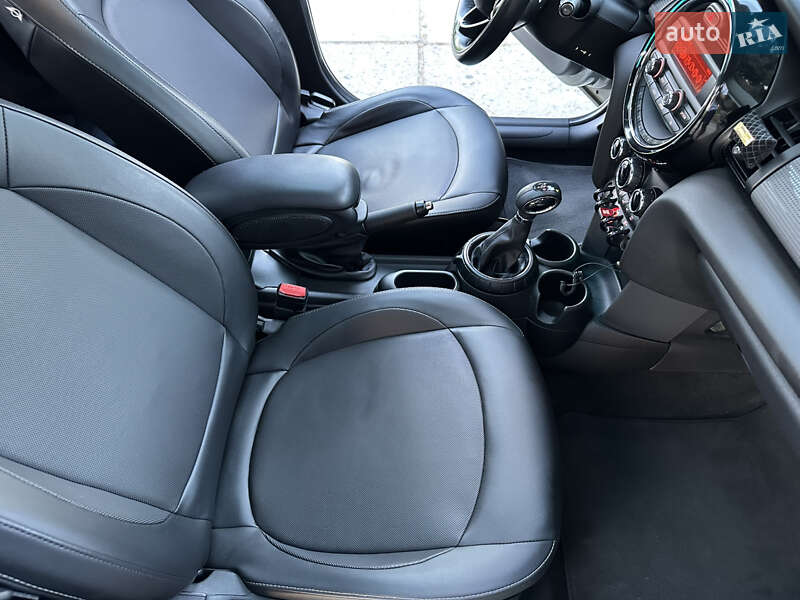 Хэтчбек MINI Cooper 2015 в Винниках