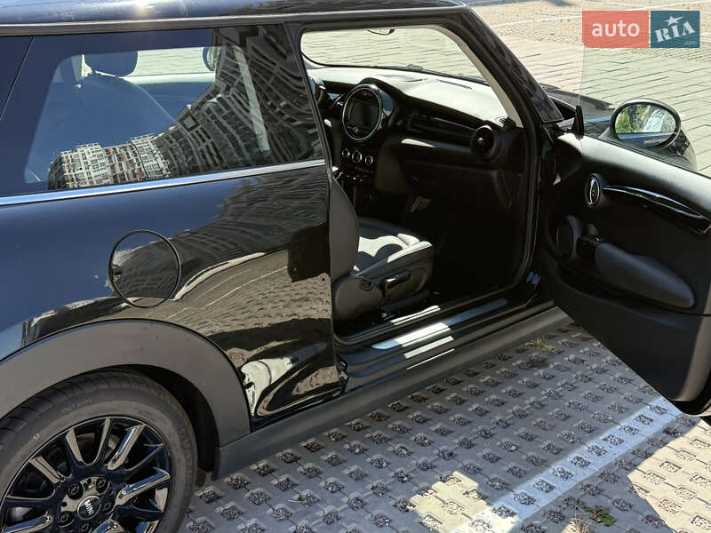Хэтчбек MINI Cooper 2019 в Киеве