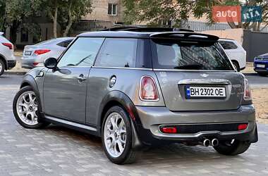 Хэтчбек MINI Cooper 2009 в 