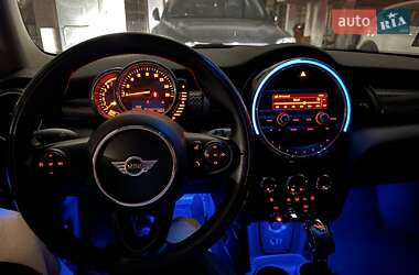 Хетчбек MINI Cooper 2015 в 