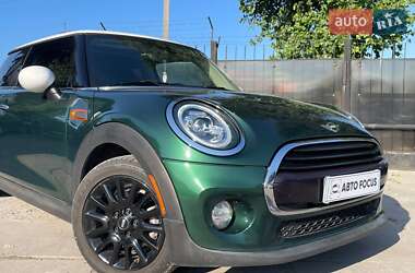 Хэтчбек MINI Cooper 2016 в 