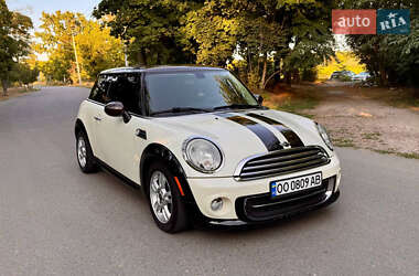 Хетчбек MINI Cooper 2012 в 