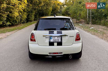 Хетчбек MINI Cooper 2012 в 