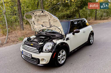 Хетчбек MINI Cooper 2012 в 