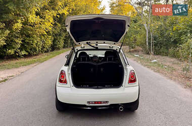 Хетчбек MINI Cooper 2012 в 