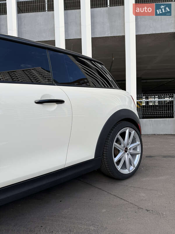 Хэтчбек MINI Cooper 2017 в Киеве фото 5 Хэтчбек MINI Cooper 2017 в Киеве